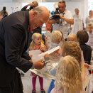 20. august: Kong Harald åpner nye Svolvær barne- og ungdomsskole (Foto: Kjell Ove Storvik)